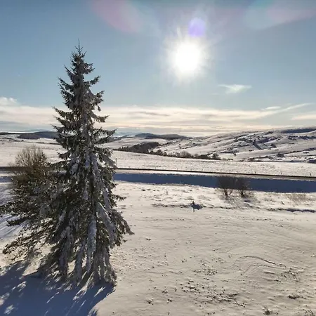 Apartment Au Coeur De Super Besse, Vue Sur Montagnes - Fr-1-814-101 Besse-et-Saint-Anastaise
